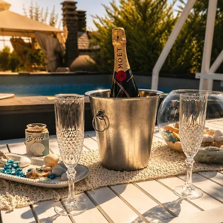 Heraklia Sea View Pool & Jacuzzi Villa *