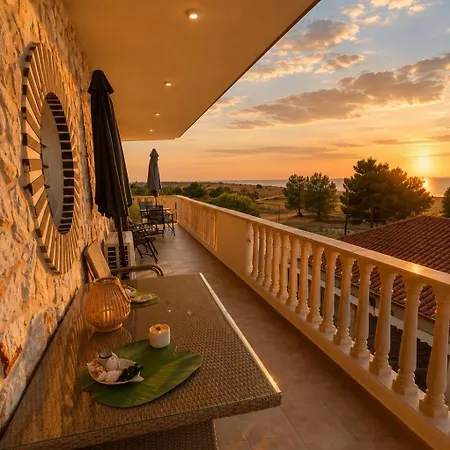 Villa Heraklia Sea View Pool & Jacuzzi Néa Iráklia