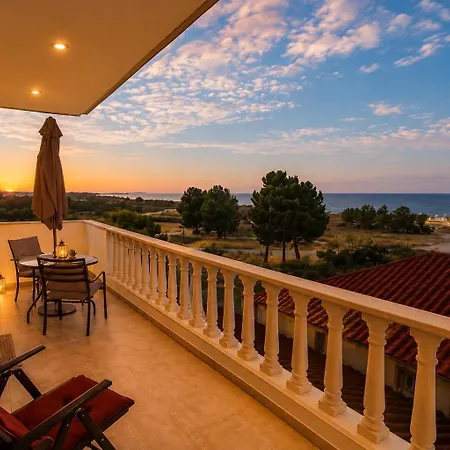 Heraklia Sea View Pool & Jacuzzi Néa Iráklia