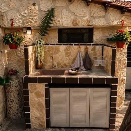 Heraklia Sea View Pool & Jacuzzi