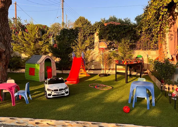 Heraklia Sea View Pool & Jacuzzi Villa *