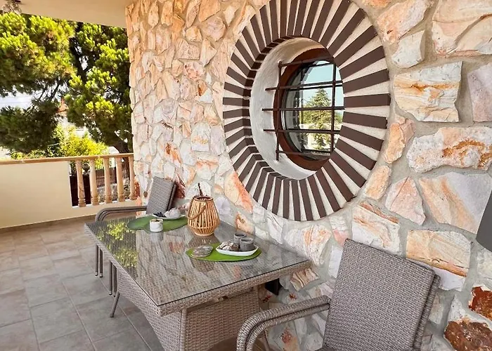 Villa Heraklia Sea View Pool & Jacuzzi