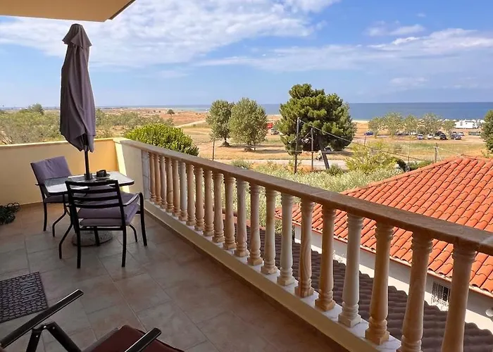 Villa Heraklia Sea View Pool & Jacuzzi *
