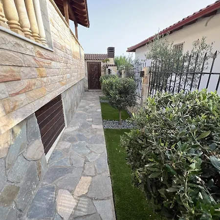 Heraklia Sea View Pool & Jacuzzi * نيا إيراكليا