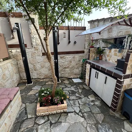 Heraklia Sea View Pool&jacuzzi Villa *