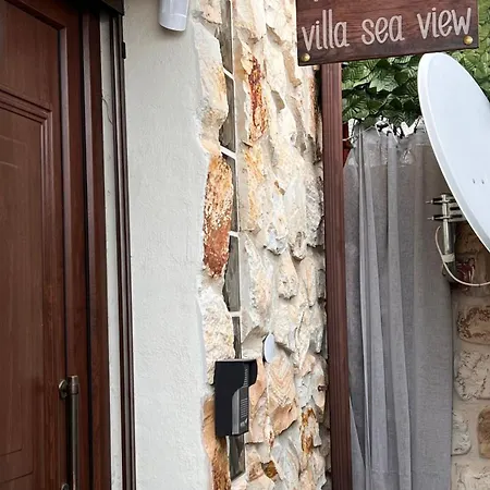 Heraklia Sea View Pool & Jacuzzi فيلة