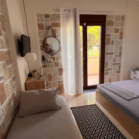 Heraklia Sea View Pool & Jacuzzi نيا إيراكليا