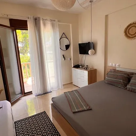 Heraklia Sea View Pool & Jacuzzi